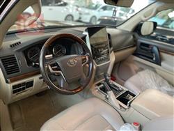 تۆیۆتا لاند کروزەر